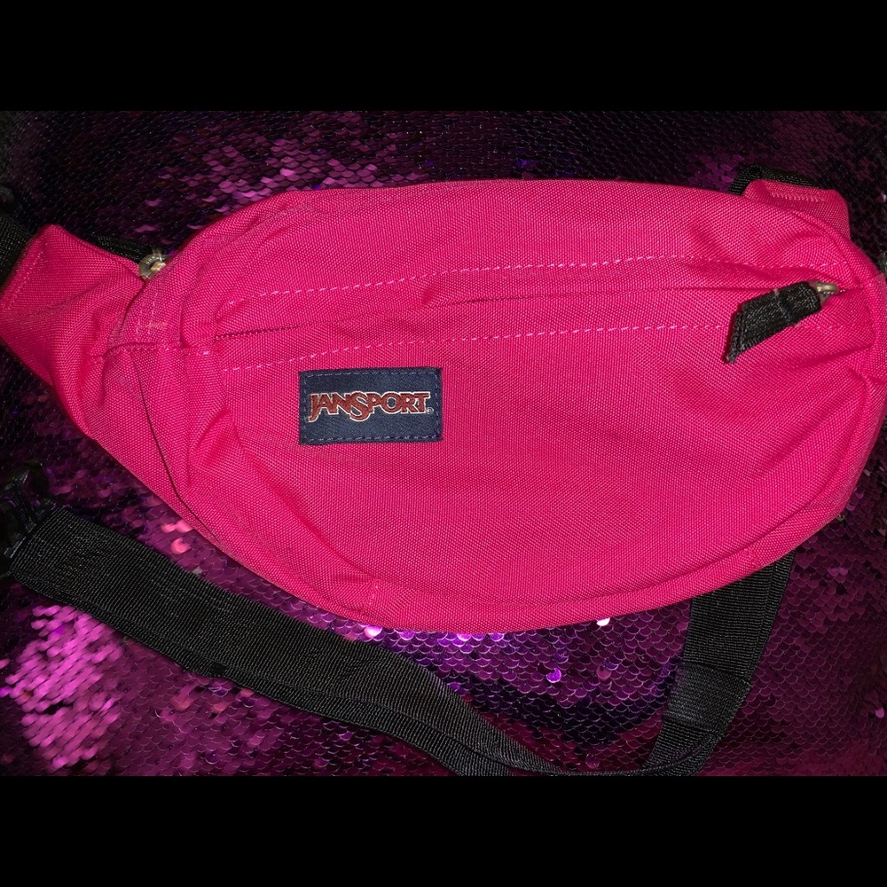 pink jansport fanny pack 😍💕